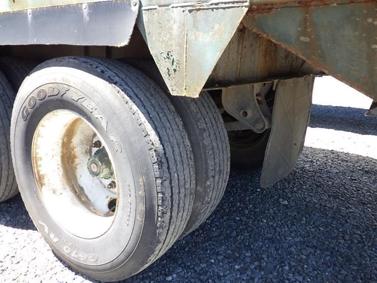 1982-axle-dump-trailer-image-14