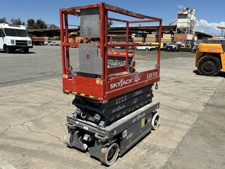 2004-skyjack-sjiii3219-image-1