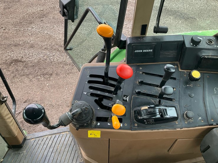 1993-john-deere-6300-image-38
