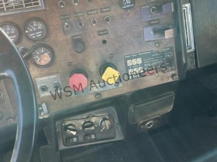 1995-peterbilt-379-image-20