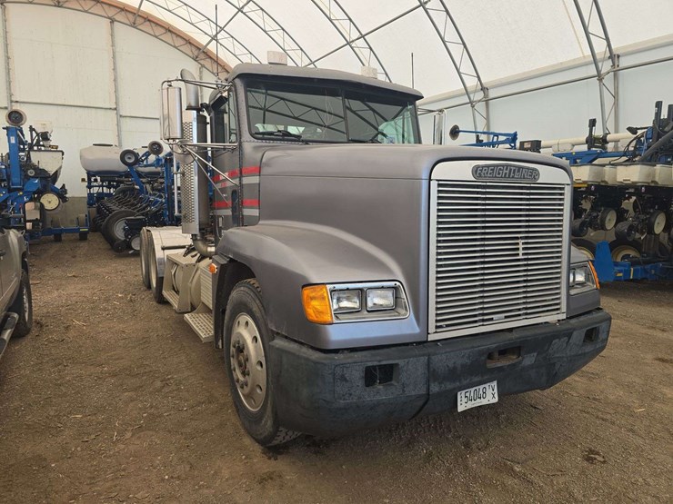1991-freightliner-semi,-wet-kit,-9-speed,-air-brakes,-twin-fuel-tanks,-aluminum-ris,-ss-fenders,-11r24.5,-detroit-diesel-60-series,-air-slide-5th-wheel,-vin--1fuvdseb5lh392980-image-2