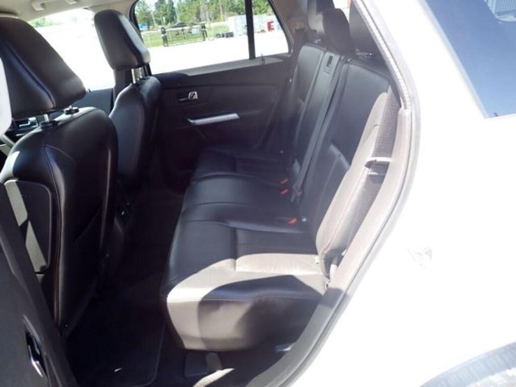 2011-ford-edge-image-52