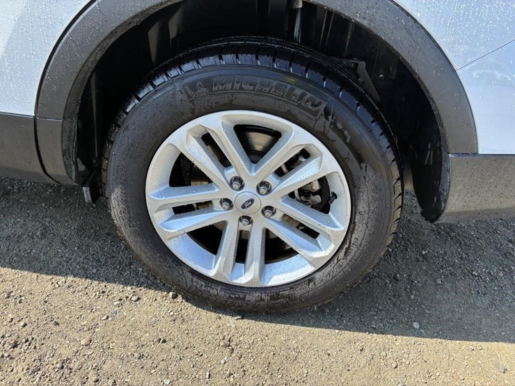 2017-ford-explorer-image-5