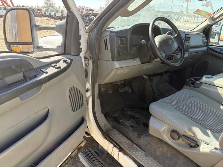 2006-ford-f450-image-13