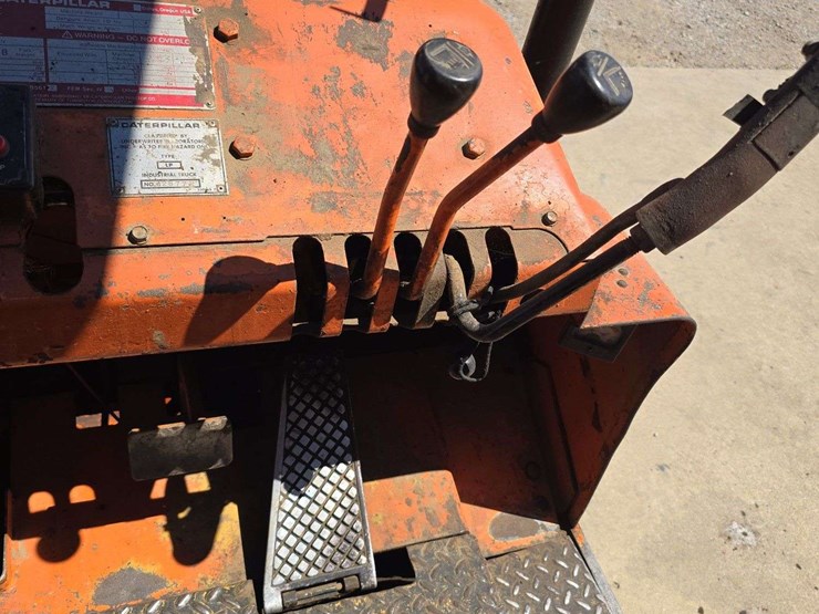 forklift-cat-t60c-model,-7,787-hours,-side-shift,-lp-image-10