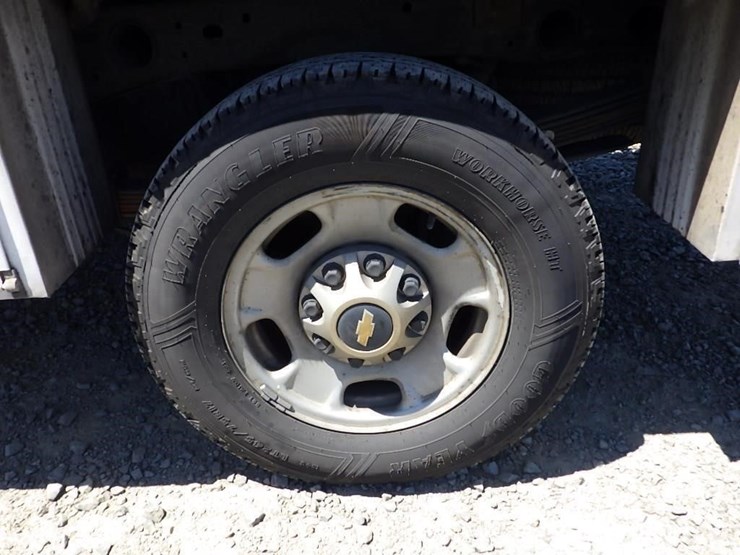 2014-chevrolet-2500hd-image-9