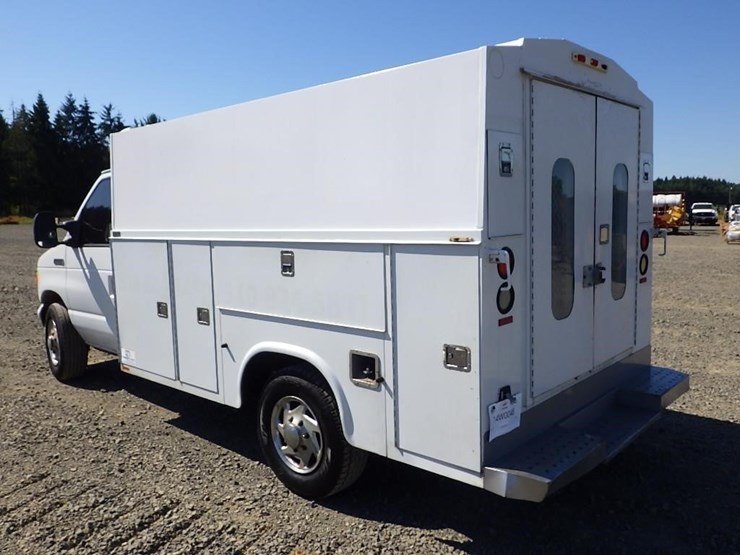 2007-utility-van-image-7