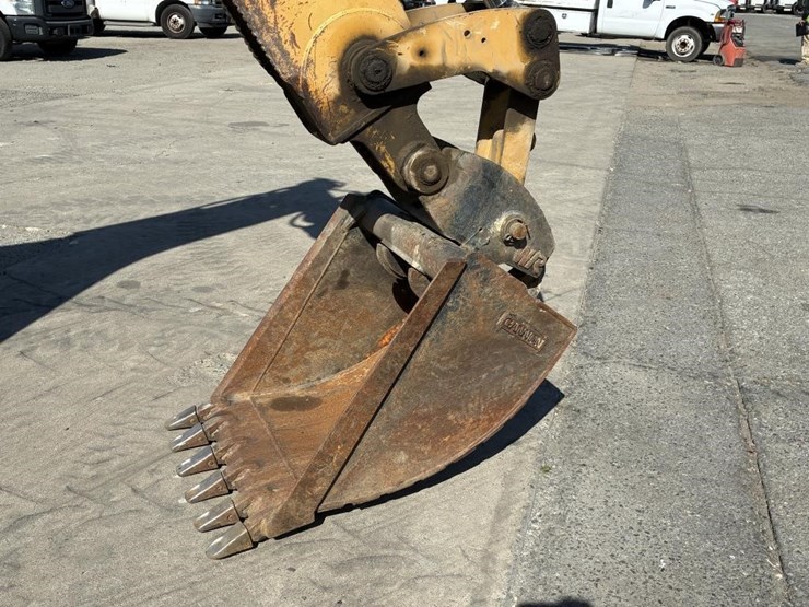 2014-caterpillar-430e-image-18