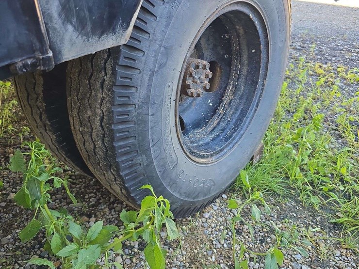 pull-type-truck-service-bed,-knapheide-bed,-bumper-and-rear-hitch,-dually-axle-image-10