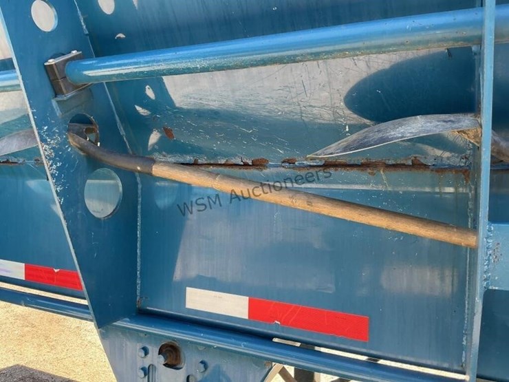 2020-versa-v-bottom-spreader-trailer-image-11