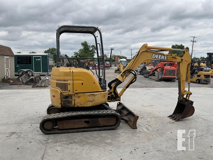 2005-deere-27c-image-5