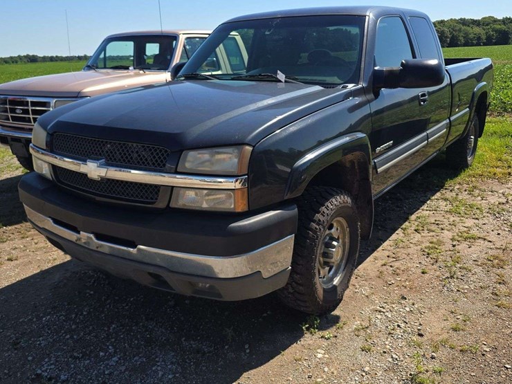 2003-chevrolet-2500hd-pick-up-truck,-211,414-miles,-extended-cab,-long-bed,-gas,-power-window-and-locks,-6.0-vortec,-vin--1gchk29u33e374043-image-1