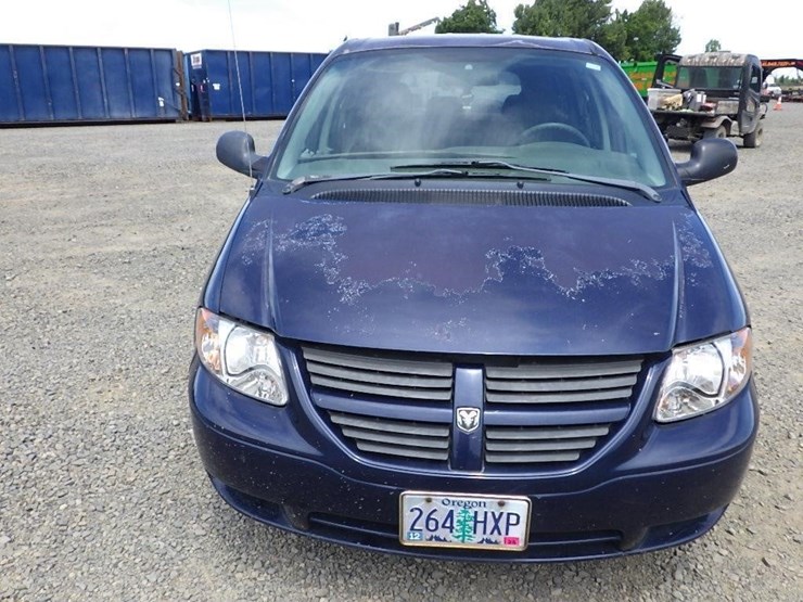 2006-dodge-grand-caravan-image-2