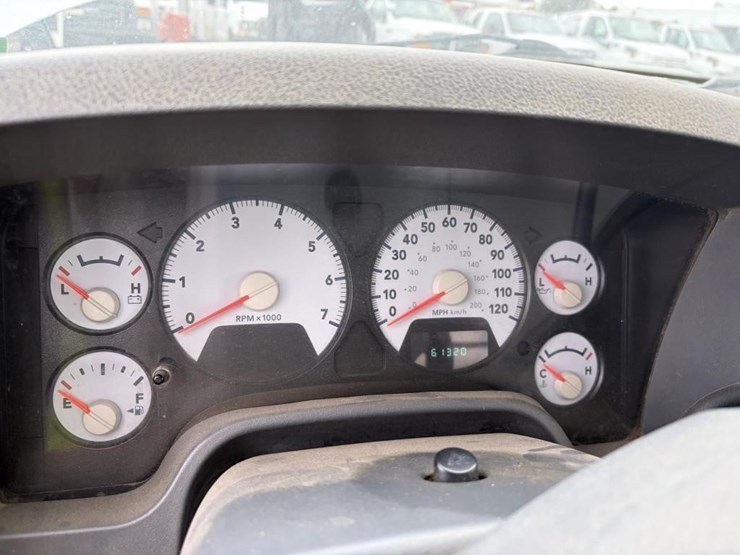 2009-dodge-ram-3500-image-14