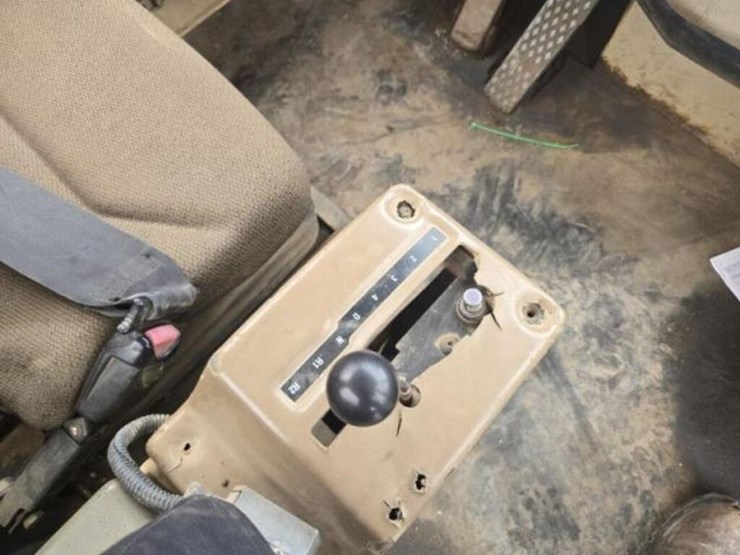 1996-caterpillar-d250e-image-38