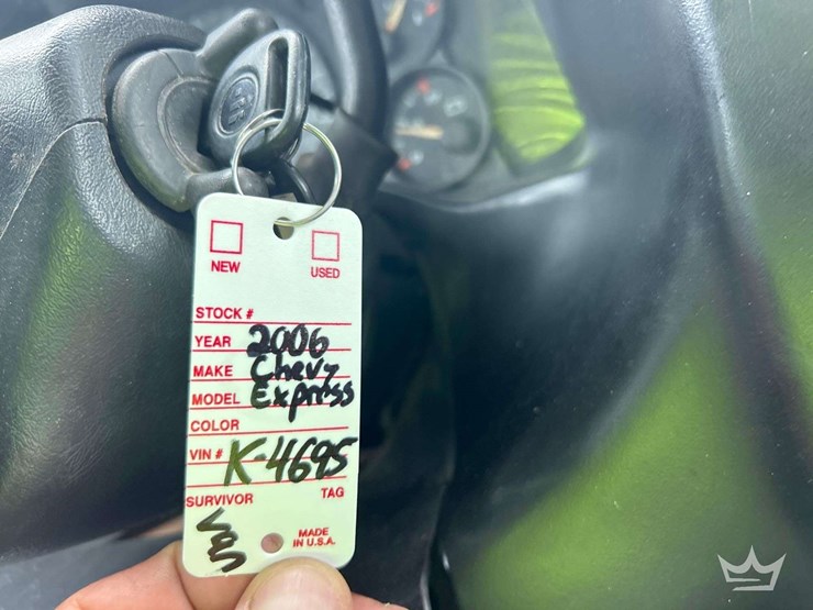 2006-chevrolet-express-knapheide-kuv-enclosed-service-van-image-29