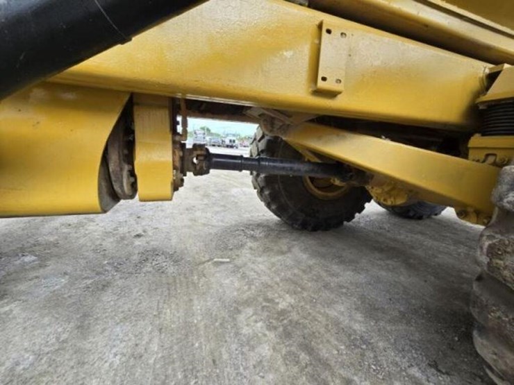 1996-caterpillar-d250e-image-25
