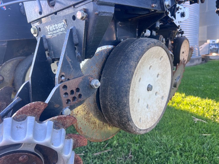 kinze-3600-image-24