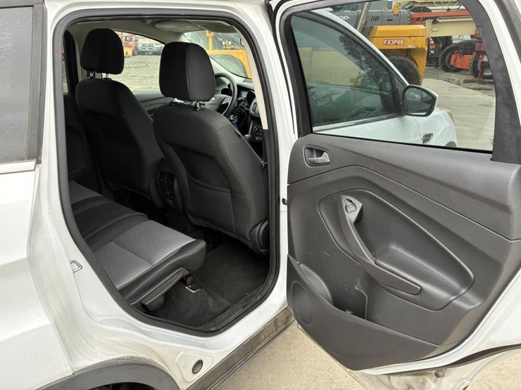 2017-ford-escape-image-11