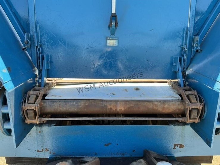 2014-versa-v-bottom-spreader-trailer-image-12