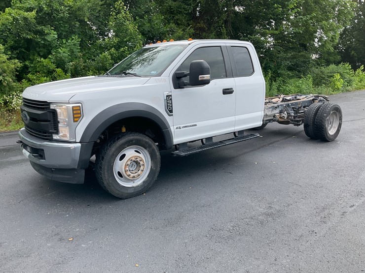 2019-ford-f550-image-1