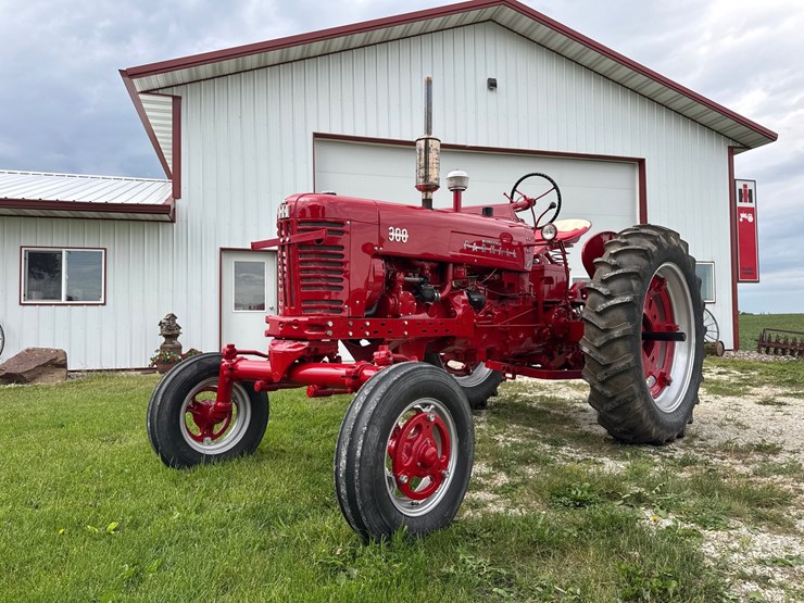 1954-farmall-international-300-image-3