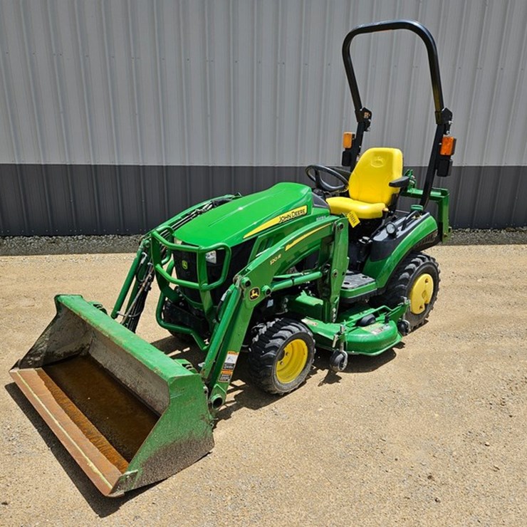 JOHN DEERE 1025R