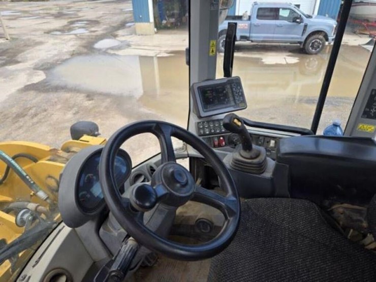 2016-caterpillar-938k-image-38