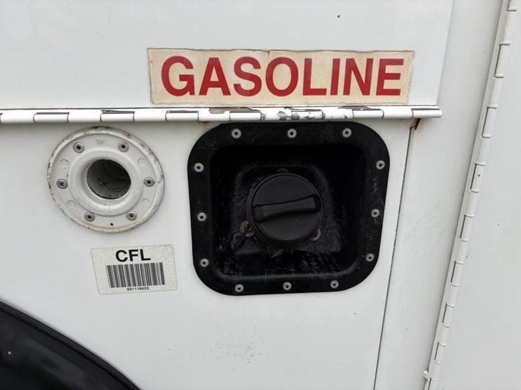 2011-ford-f550-xlt-image-6