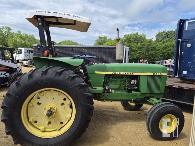 john-deere-2840-image-3