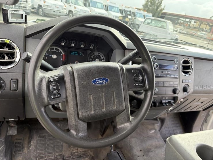 2012-ford-f550-image-17