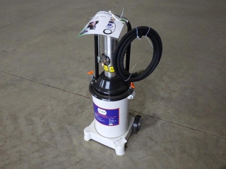 high-pressure-air-operated-grease-pump-image-1