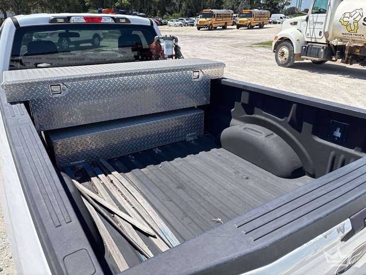 2016-ford-f150-image-21