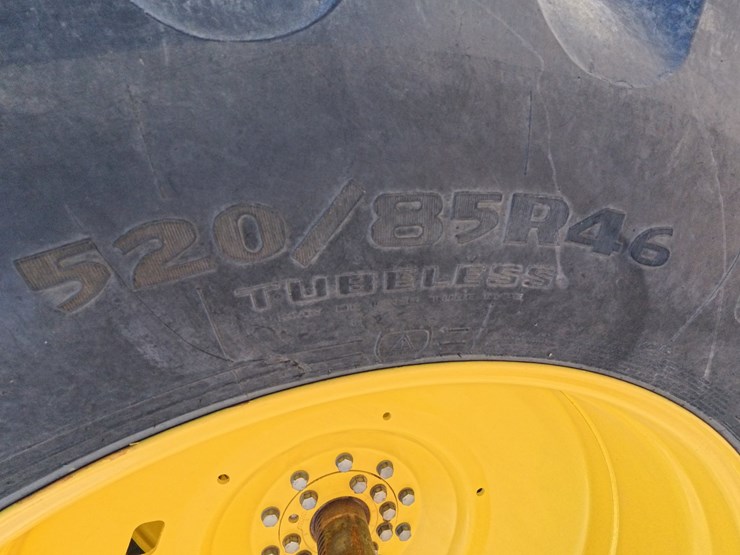 john-deere-8285r-image-40