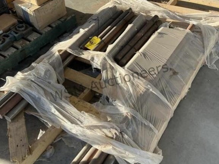 pallet-of-international-spreader-truck-floor-&-image-2