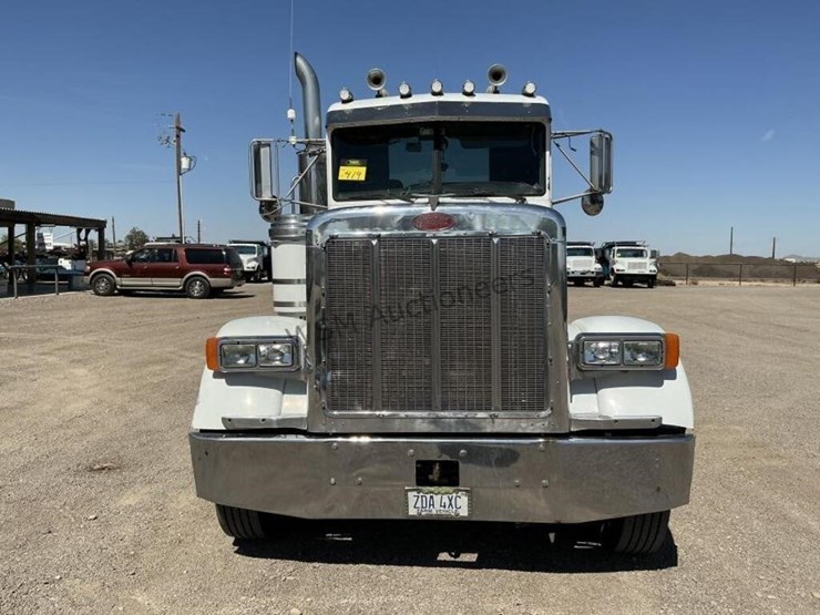 2001-peterbilt-379-image-2