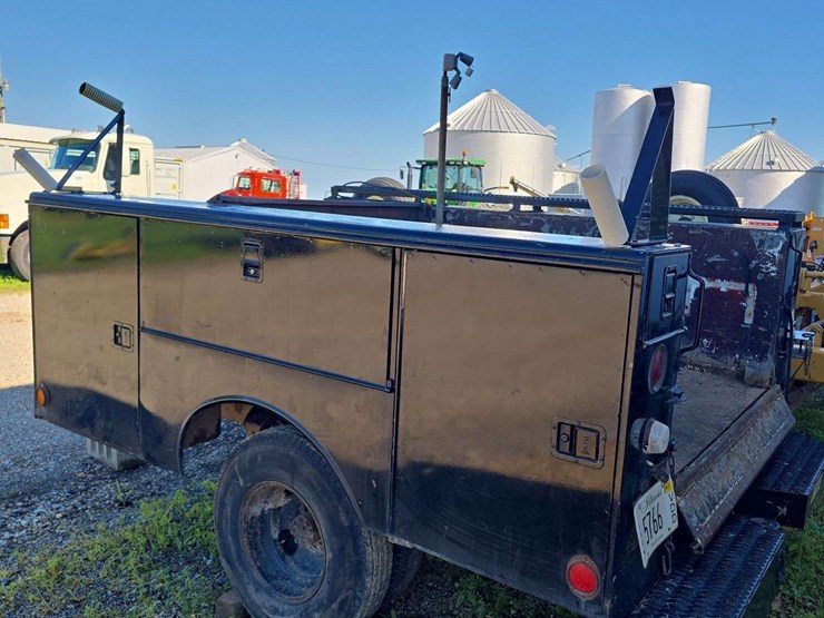 pull-type-truck-service-bed,-knapheide-bed,-bumper-and-rear-hitch,-dually-axle-image-6