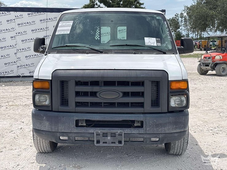 2014-ford-cargo-image-16