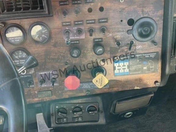 1997-peterbilt-379-image-19