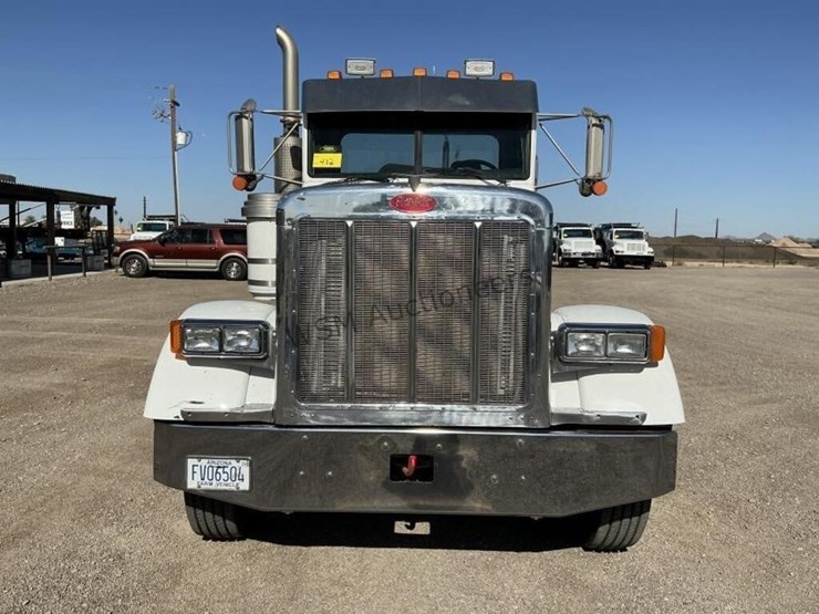 2000-peterbilt-379-image-2
