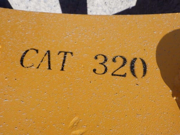 caterpillar-320-image-5