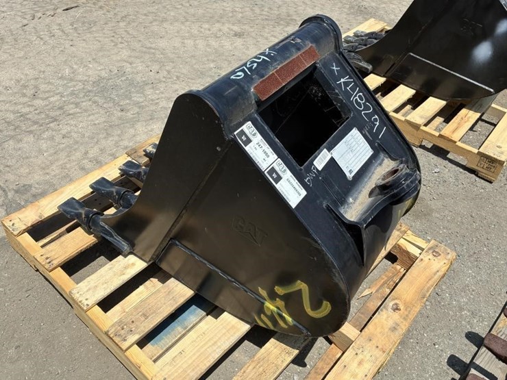 caterpillar-24-image-4