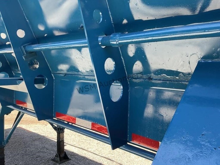 2020-versa-v-bottom-spreader-trailer-image-9