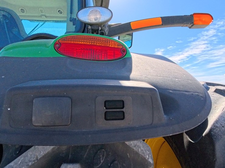 john-deere-8285r-image-52