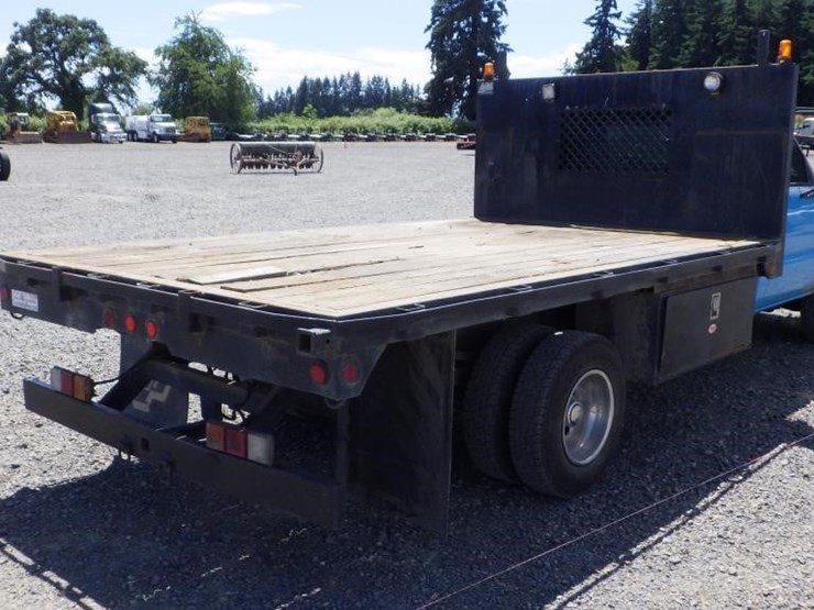 2004-chevrolet-3500-image-5