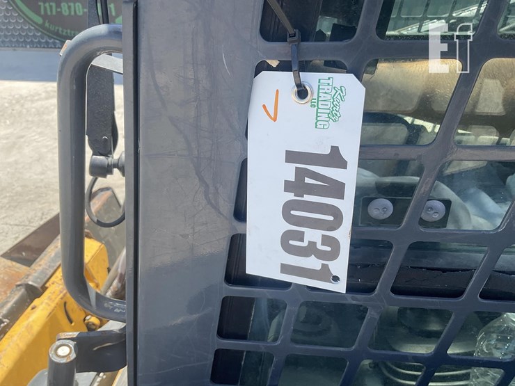 2024-deere-317g-image-21