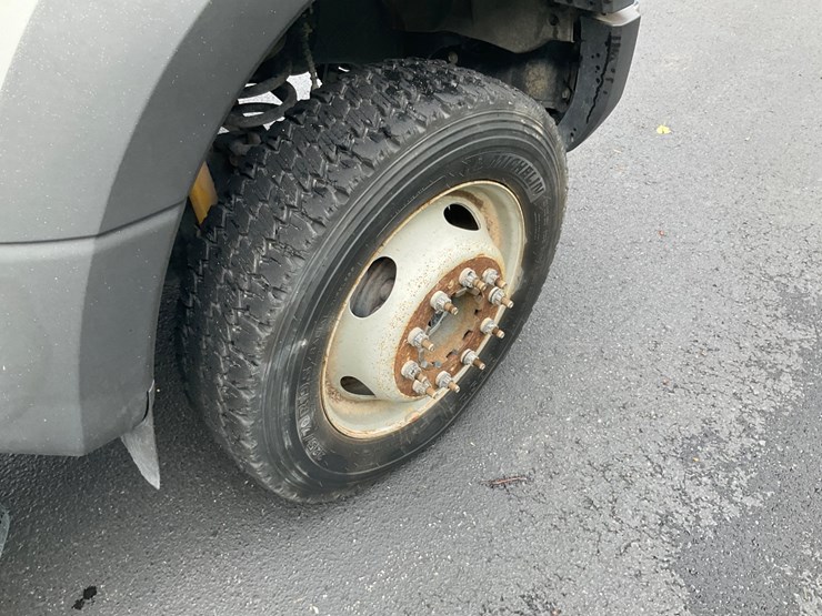 2019-ford-f550-image-10