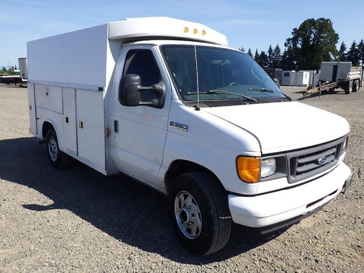 2007-utility-van-image-3
