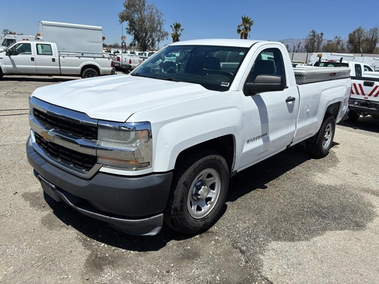 2016-chevrolet-1500-image-1