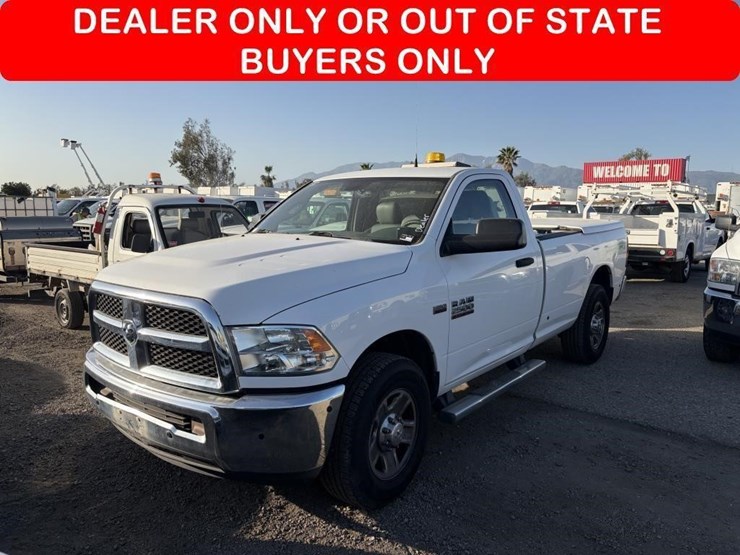 2016-dodge-2500-image-1